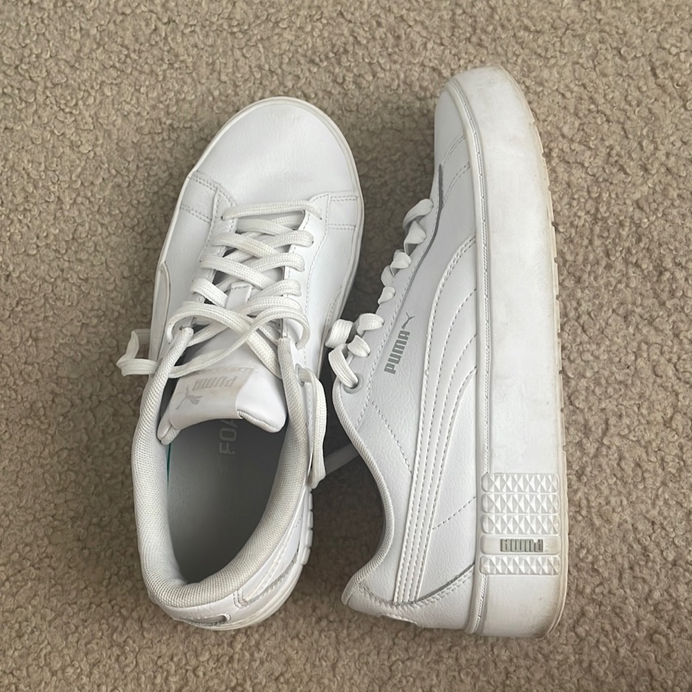 Puma Sneakers